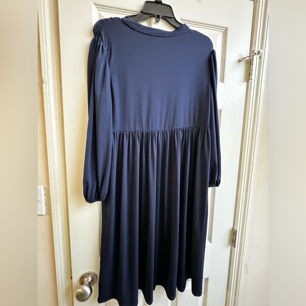 London Times Women's Solid Jersey Long Sleeve Smocking Detail Midi - Picture 4 of 6